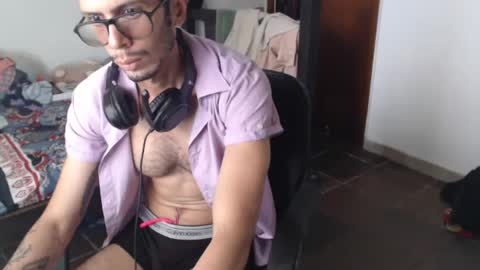 Snapshot of julfigo chatting on July 11, 4:10 pm Julfigo online show from July 11, 4:10 pm