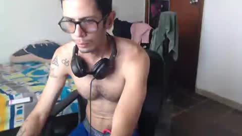 Snapshot of julfigo chatting on July 29, 5:33 pm Julfigo online show from July 29, 5:33 pm