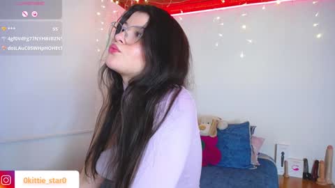 Snapshot of juli05star chatting on December 5, 4:53 am Juliana online show from December 5, 4:53 am