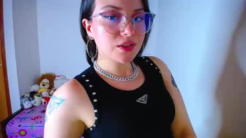 Snapshot of juli05star chatting on October 5, 1:15 am Juliana online show from October 5, 1:15 am