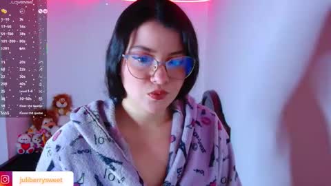 Snapshot of juli05star chatting on November 9, 6:06 pm Juliana online show from November 9, 6:06 pm