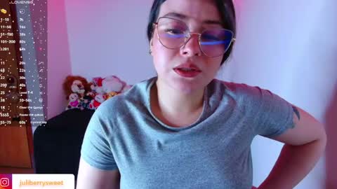 Juliana online show from March 20, 3:33 am