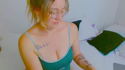  Juliana Torres  online show from February 4, 6:58 pm