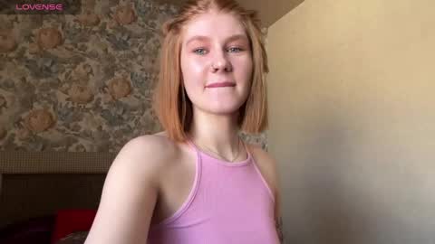 Snapshot of juli_ginger chatting on June 1, 5:42 am Julia online show from June 1, 5:42 am