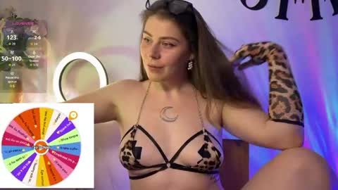 Snapshot of juli_m00n chatting on May 9, 6:57 pm juli_m00n online show from May 9, 6:57 pm
