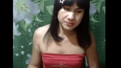 Snapshot of julia111987 chatting on May 19, 1:56 am JULIA online show from May 19, 1:56 am