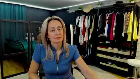 julia__cherry_ online show from May 1, 3:49 pm