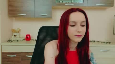 Snapshot of julia__jae chatting on June 5, 10:43 am JuliaJae online show from June 5, 10:43 am