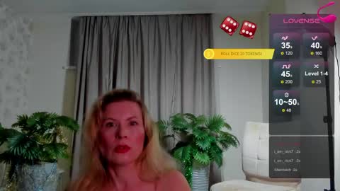 julia_giulia online show from March 11, 8:59 pm