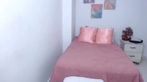 julia online show from October 29, 2:41 pm