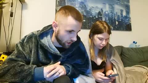 julia_official online show from February 11, 7:38 pm