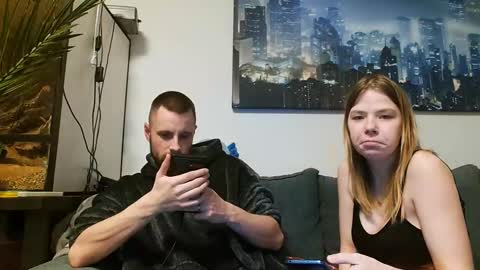 julia_official online show from February 13, 8:55 pm