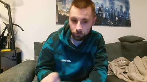 julia_official online show from February 21, 9:43 pm