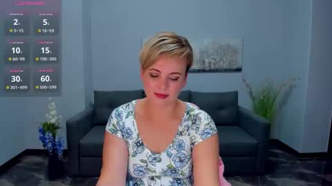 Snapshot of julia_wilsons chatting on November 16, 6:52 am Julia online show from November 16, 6:52 am