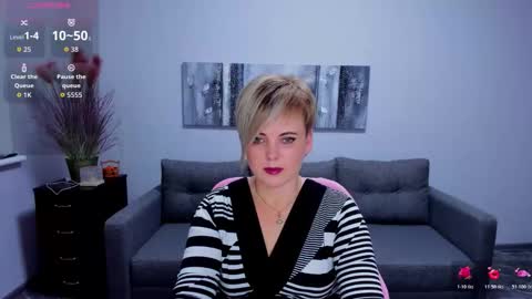 Snapshot of julia_wilsons chatting on December 1, 1:05 pm Julia online show from December 1, 1:05 pm