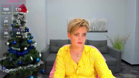 Snapshot of julia_wilsons chatting on December 14, 2:44 pm Julia online show from December 14, 2:44 pm