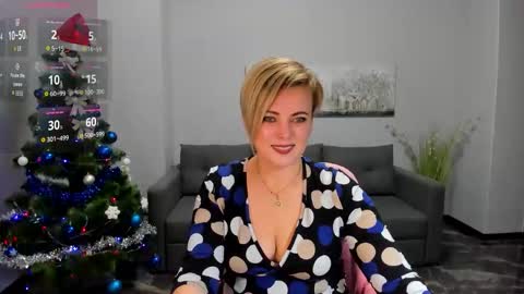 Snapshot of julia_wilsons chatting on December 17, 1:17 pm Julia online show from December 17, 1:17 pm