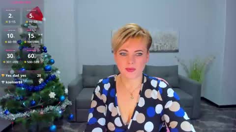 Snapshot of julia_wilsons chatting on December 18, 7:14 am Julia online show from December 18, 7:14 am