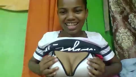 Snapshot of juliah02 chatting on April 2, 10:13 am juliah02 online show from April 2, 10:13 am