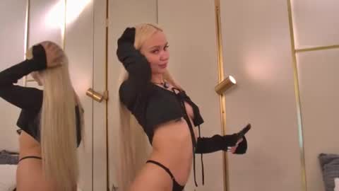 Snapshot of juliahotty_ chatting on June 24, 2:38 pm Julia online show from June 24, 2:38 pm