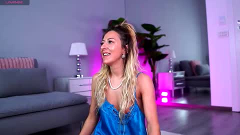 Julia online show from January 18, 2:15 am