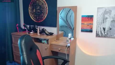 Snapshot of juliamorgann chatting on August 8, 7:32 am juliamorgann online show from August 8, 7:32 am