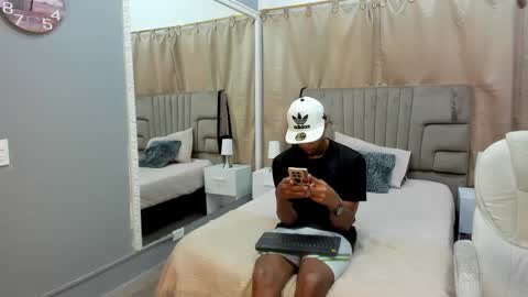 Snapshot of julian_billy chatting on January 21, 3:54 pm julian billy online show from January 21, 3:54 pm