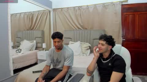 Snapshot of julian_billy chatting on February 19, 6:10 pm julian billy online show from February 19, 6:10 pm