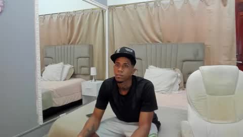 Snapshot of julian_billy chatting on February 24, 5:31 pm julian billy online show from February 24, 5:31 pm