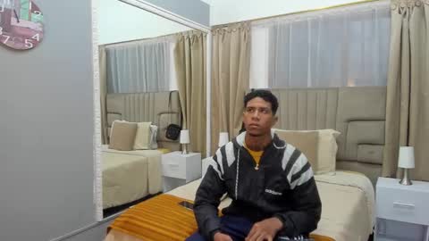 Snapshot of julian_billy chatting on March 7, 11:18 am julian billy online show from March 7, 11:18 am