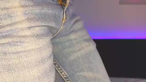 Snapshot of julian_turner chatting on July 30, 2:10 am julian_turner online show from July 30, 2:10 am