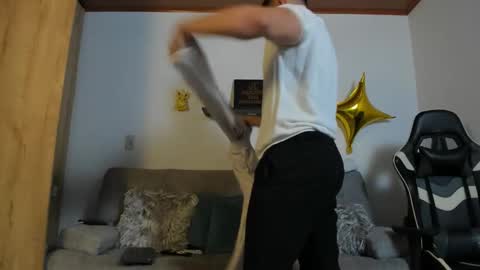 julian_wallace online show from September 13, 7:57 pm