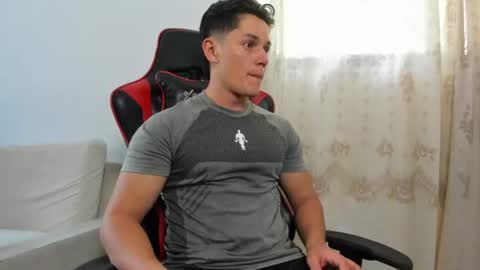 Snapshot of julian_wallace1 chatting on July 7, 5:28 pm julian_wallace1 online show from July 7, 5:28 pm