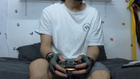 Snapshot of julian_whitee654 chatting on January 17, 11:49 am julian_whitee654 online show from January 17, 11:49 am