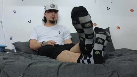 Snapshot of julian_whitee654 chatting on January 17, 8:55 pm julian_whitee654 online show from January 17, 8:55 pm