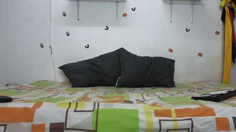 Snapshot of julian_whitee654 chatting on January 24, 12:20 pm julian_whitee654 online show from January 24, 12:20 pm