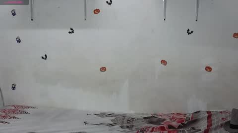 Snapshot of julian_whitee654 chatting on February 6, 11:15 pm julian_whitee654 online show from February 6, 11:15 pm