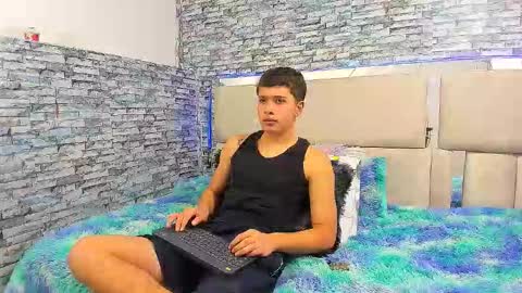julian online show from October 22, 3:34 pm