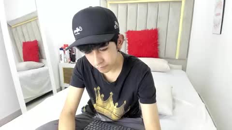 Julian online show from January 9, 7:15 pm