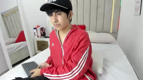 Julian online show from January 18, 7:17 pm