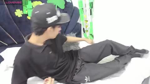 Julian online show from March 3, 8:59 pm