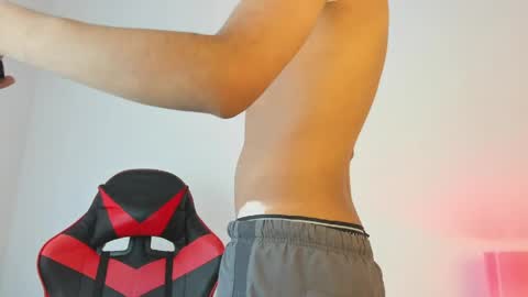 Snapshot of julian_xp chatting on May 22, 7:52 pm Julian online show from May 22, 7:52 pm
