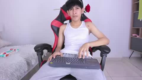 Snapshot of julian_xp chatting on July 20, 7:38 pm Julian online show from July 20, 7:38 pm