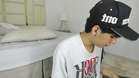 Snapshot of julian_xp chatting on July 30, 9:36 pm Julian online show from July 30, 9:36 pm