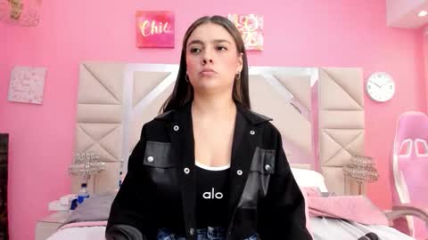 juliana_diamond_ online show from May 12, 3:03 am