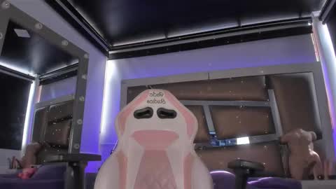 juliana_js_ online show from March 19, 8:02 pm