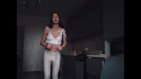 julianagold1 online show from December 3, 1:43 pm