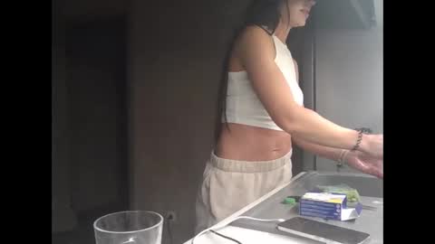 julianagold1 online show from December 27, 4:54 pm