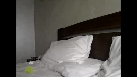 julianagold1 online show from October 10, 9:47 pm