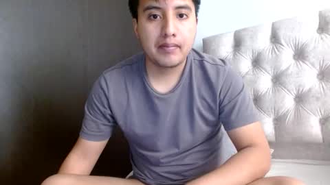 Snapshot of julianalvarez95 chatting on June 6, 4:23 pm Julian online show from June 6, 4:23 pm
